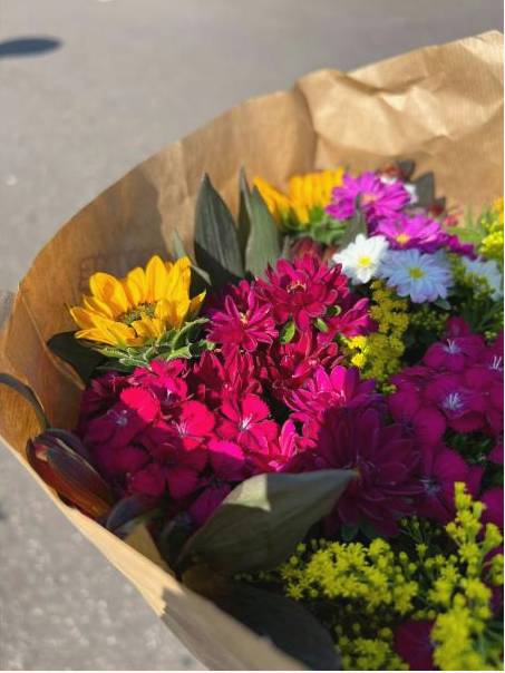 Summer floral arrangement